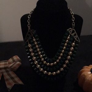 Necklace w/gold tone beads & green metal links 9.5” length
